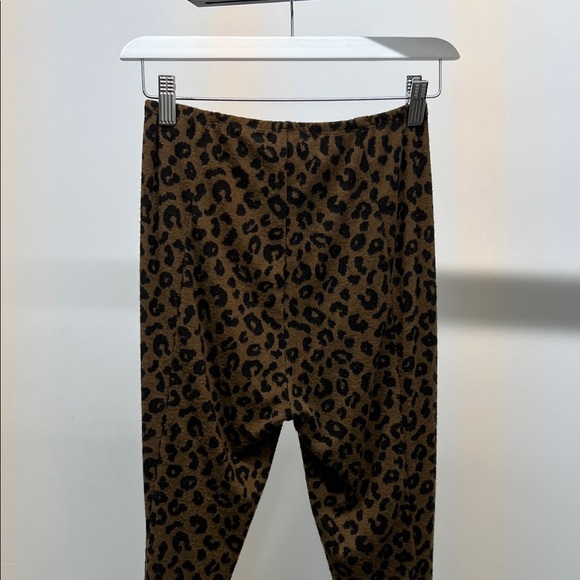 Leopard Print Leggings with Quilted Detail - Picture 8 of 9
